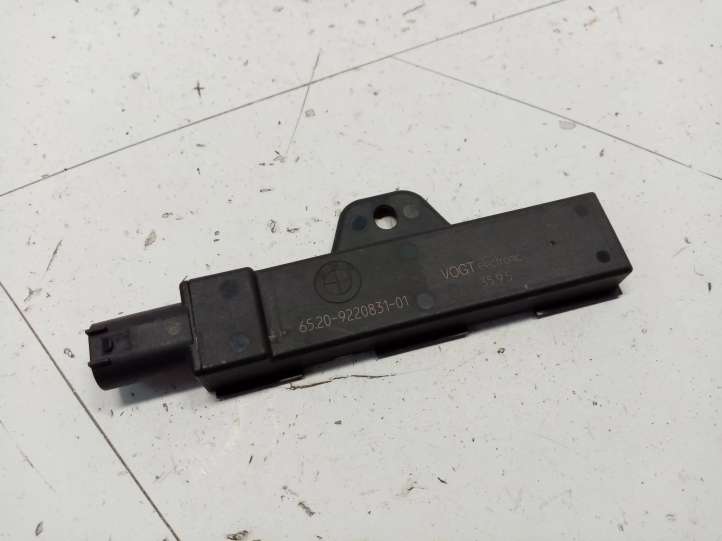 65209220831 BMW 5 GT F07 Interjero komforto antena