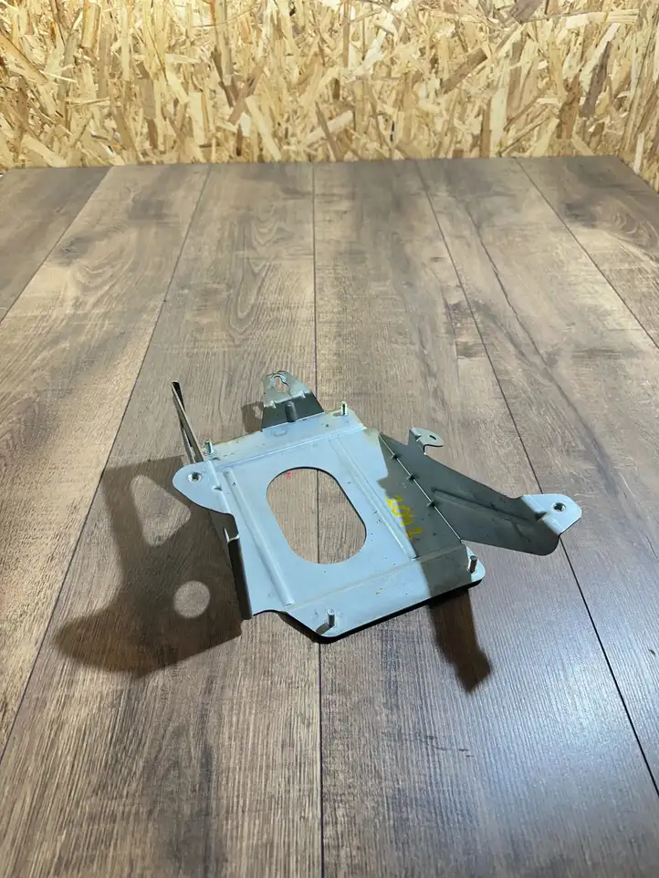Mercedes-Benz C W204 (2007 - 2014) A2045452340 Кронштейн усилителя звука — фото 3