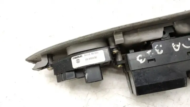 Mazda 323 F (2001 - 2003) BJ3D66350 Блок кнопок стеклоподъемников — фото 6