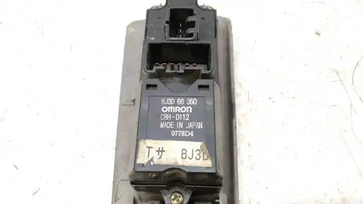 Mazda 323 F (2001 - 2003) BJ3D66350 Блок кнопок стеклоподъемников — фото 7