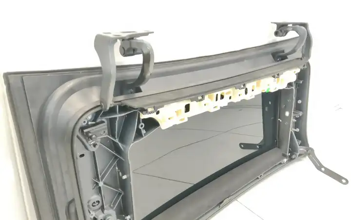 Tesla Model X (2015 - 2021) 102878200 Рамка дверного стекла задней двери — фото 7