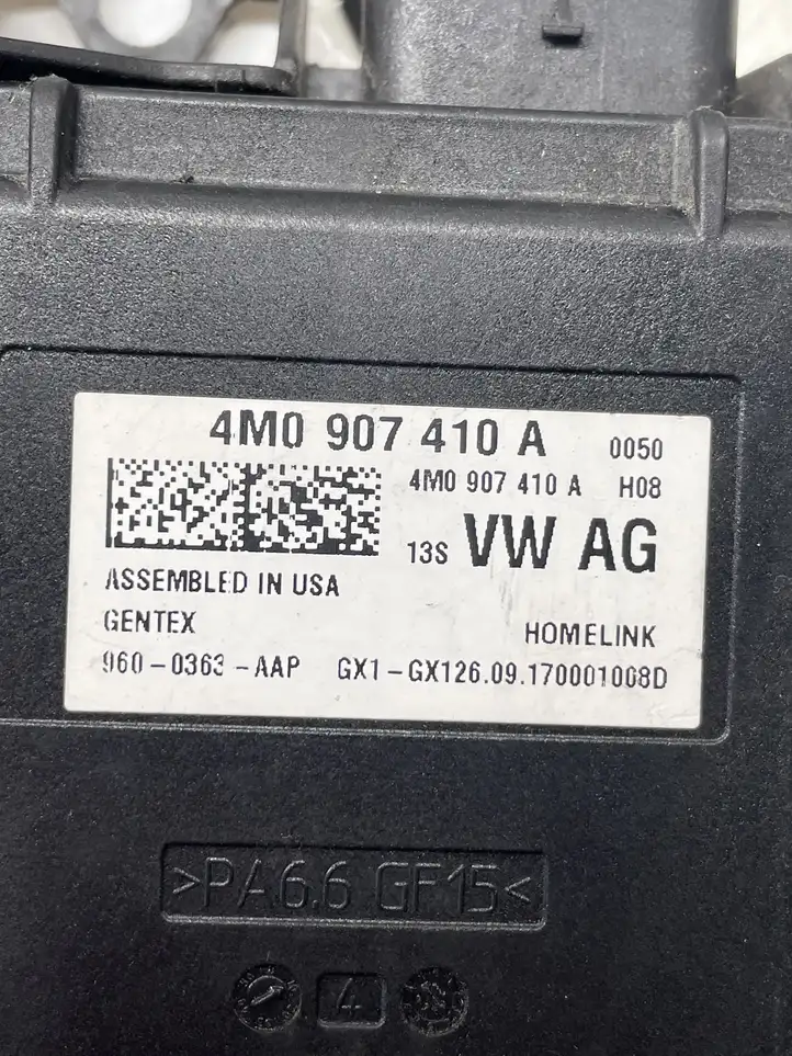 Audi A4 S4 B9 (2015 - 2019) 4M0907410A Пульт управления воротами — фото 3