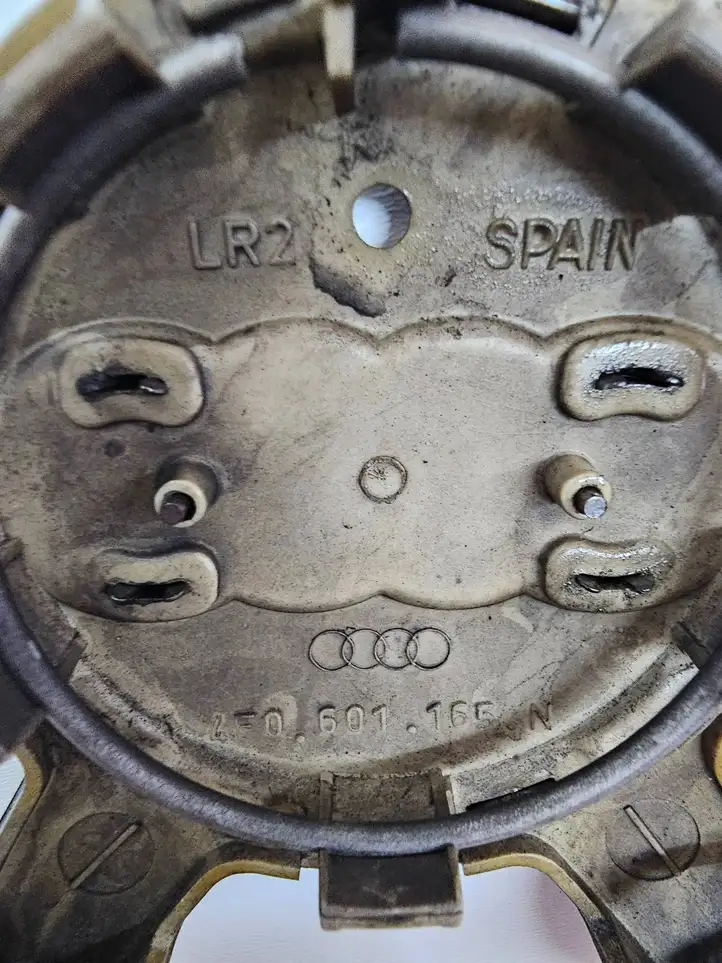 Audi A4 S4 B8 8K (2007 - 2011) 4F0601156N Колпачек колесных болтов — фото 2