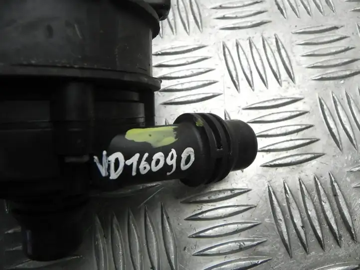 BMW 3 F30 F35 F31 (2012 - 2018) 8637953 Циркуляционный насос Webasto — фото 4