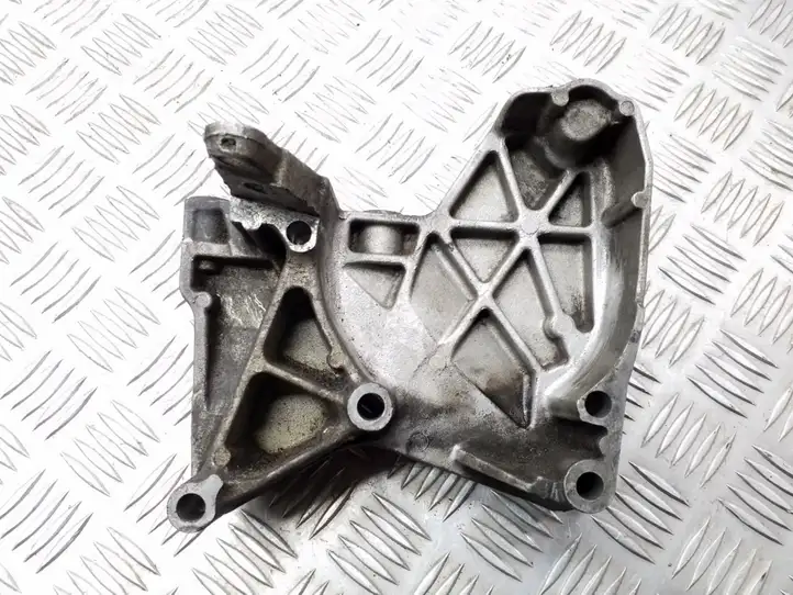 Nissan Qashqai (2006 - 2010) 8200633253 Кронштейн двигателя — фото 2