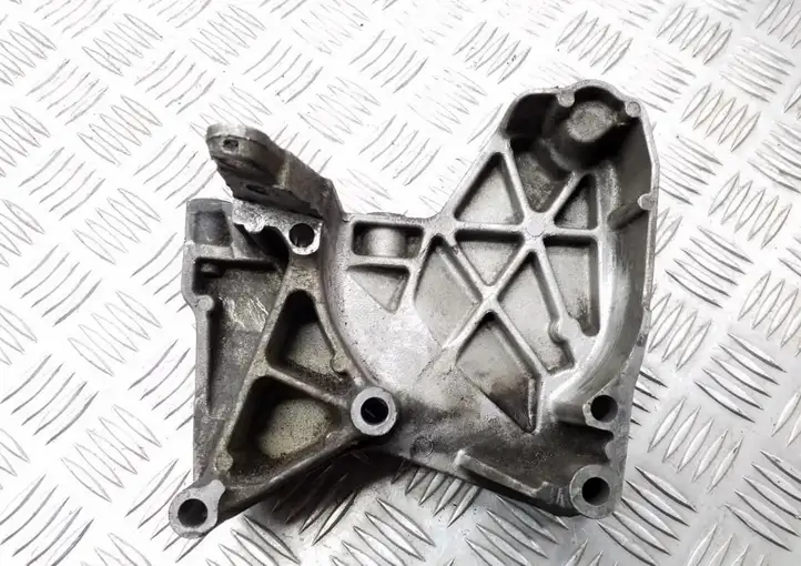 Nissan Qashqai (2006 - 2010) 8200633253 Кронштейн двигателя — фото 3