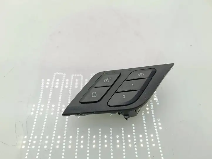 BMW X4 G02 (2018 - ) 9386780 Включатель центрального замка — фото 1
