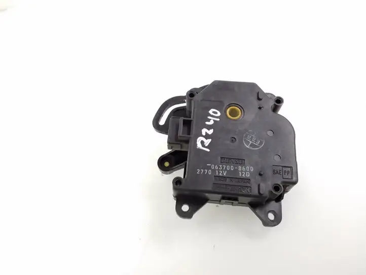 Toyota Avensis Verso (2001 - 2004) 0637008600 Двигатель задвижки потока воздуха — фото 1