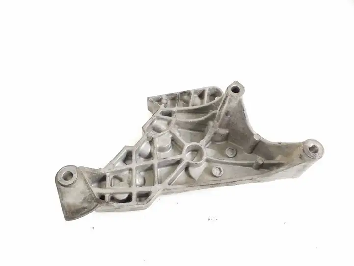 Volkswagen PASSAT B6 (2005 - 2010) 03G199207E Кронштейн двигателя — фото 2