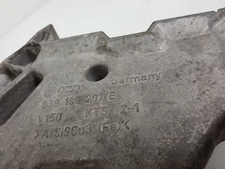 Volkswagen PASSAT B6 (2005 - 2010) 03G199207E Кронштейн двигателя — фото 3