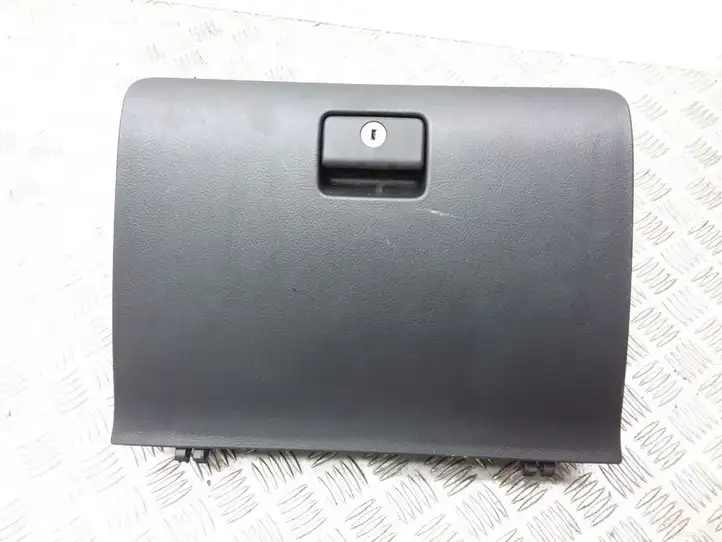 Toyota Corolla Verso AR10 (2004 - 2009) 555510F010 Бардачок в сборе — фото 1