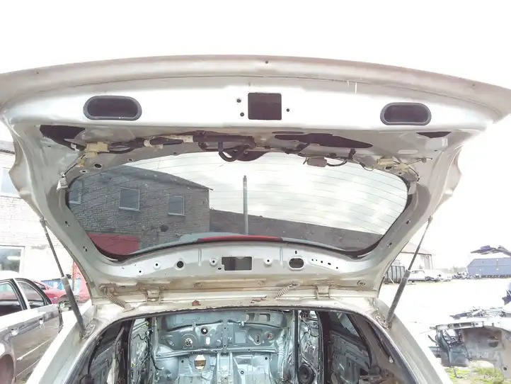 Toyota Avensis T250 (2003 - 2006) Крышка багажника — фото 15