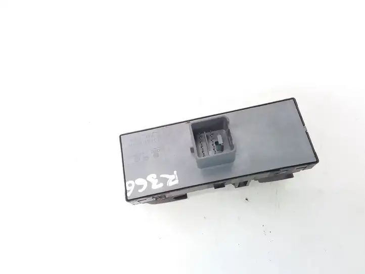 Skoda Octavia Mk2 (1Z) (2004 - 2013) 1Z0959858B Блок кнопок стеклоподъемников — фото 2