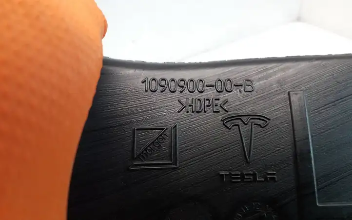 Tesla Model X (2015 - 2021) 109090000B Воздуховоды системы отопления/климатики — фото 4