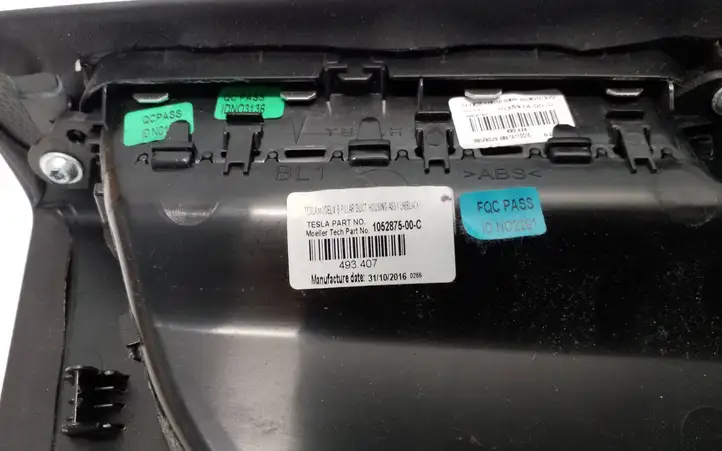 Tesla Model X (2015 - 2021) 103596700E Нижняя обшивка стойки B — фото 9