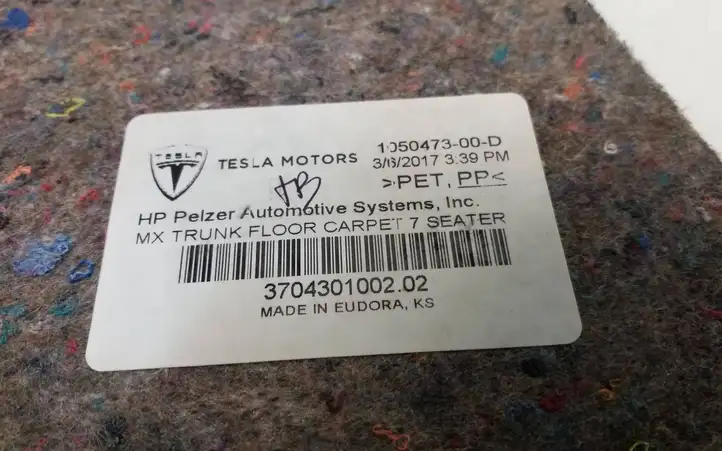 Tesla Model X (2015 - 2021) 105047300D Прочая отделка багажника — фото 4