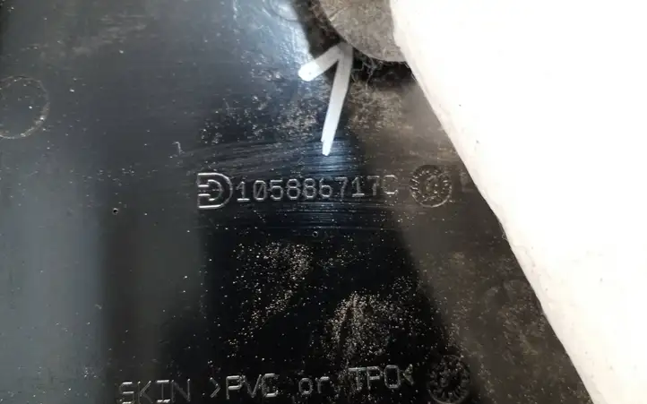 Tesla Model X (2015 - 2021) 105886717C Обшивка задней двери — фото 10