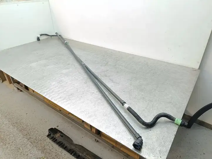Tesla Model Y (2019 - 2024) 163159800B Трубки охлаждения батареи гибридного / электромобиля — фото 1