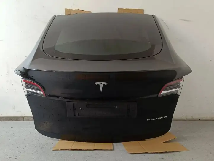 Tesla Model Y (2019 - 2024) P149341300C Крышка багажника — фото 1
