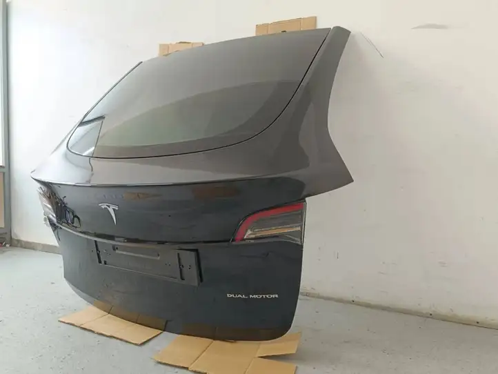 Tesla Model Y (2019 - 2024) P149341300C Крышка багажника — фото 2
