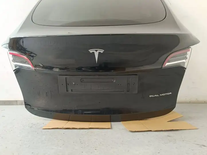 Tesla Model Y (2019 - 2024) P149341300C Крышка багажника — фото 4