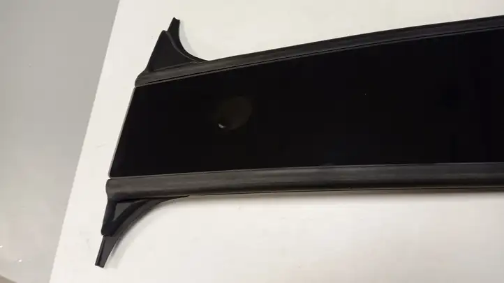 Tesla Model Y (2019 - 2024) 150688600H Наружная накладка стойки B — фото 7