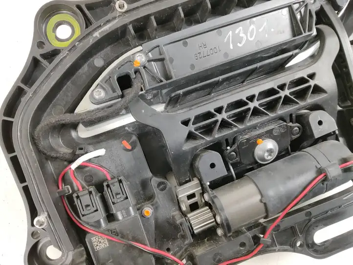 Tesla Model S (2012 - 2016) 113339800A Наружная ручка двери — фото 4