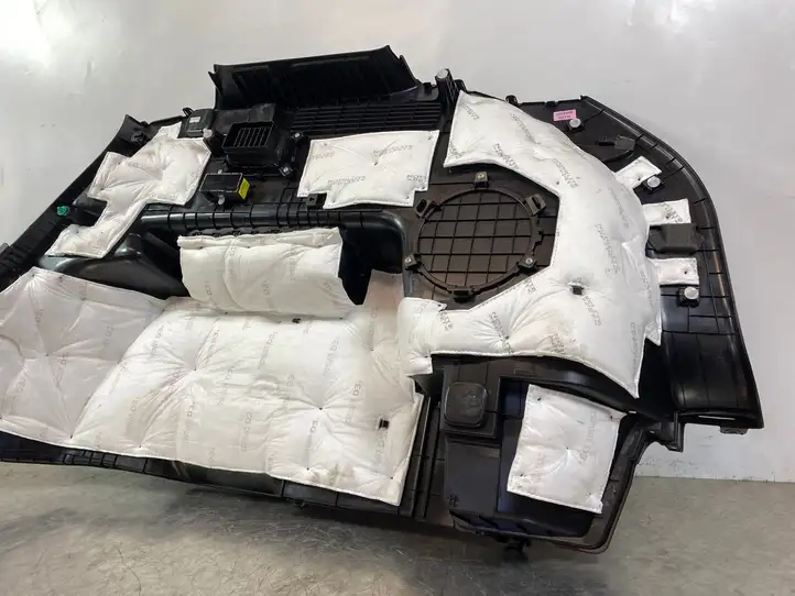 Kia Sorento IV (2020 - ) Боковая обшивка багажника — фото 5