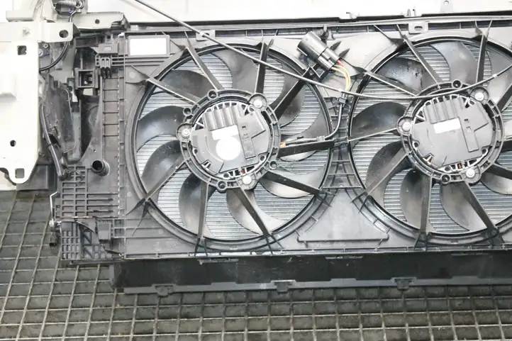 (2020 - ) 31686169 Комплект радиаторов охлаждения — фото 3