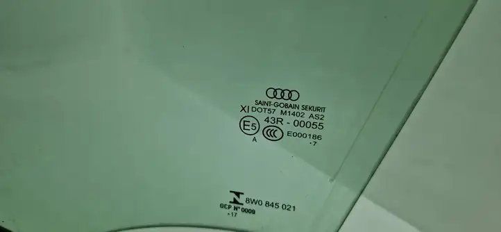 Audi A4 S4 B9 (2015 - 2019) 8W0845021 Стекло передней двери — фото 2