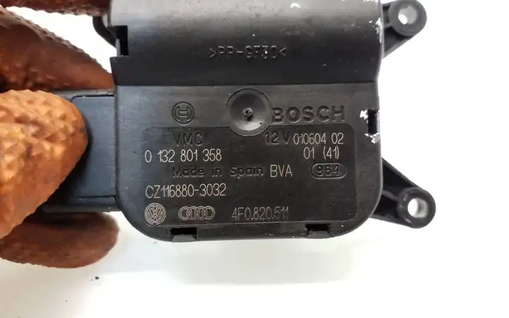Audi A6 S6 C6 4F (2004 - 2008) 4F0820511 Двигатель задвижки потока воздуха — фото 4