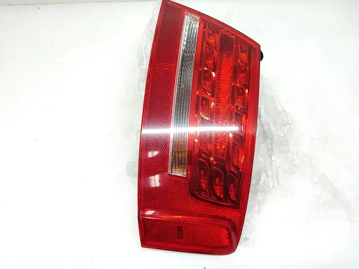 Audi A5 8T 8F (2007 - 2011) 8T0945096D Задний фонарь в кузове — фото 3