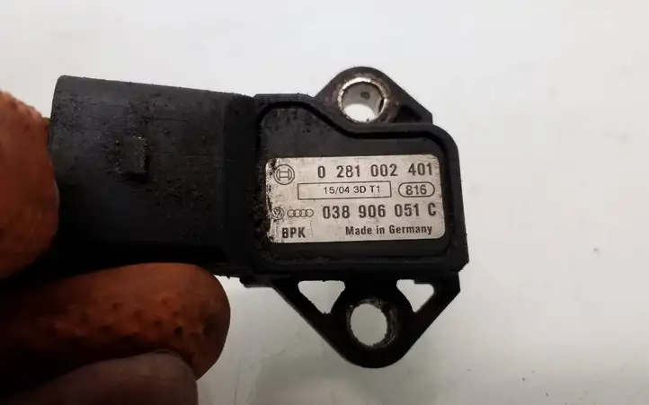 Audi A3/S3 8L (2000 - 2003) 038906051C Датчик давления воздуха впуска — фото 5
