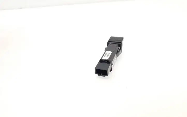 Volvo XC60 (2008 - 2013) 9123684 Включатель аварийных фонарей — фото 3