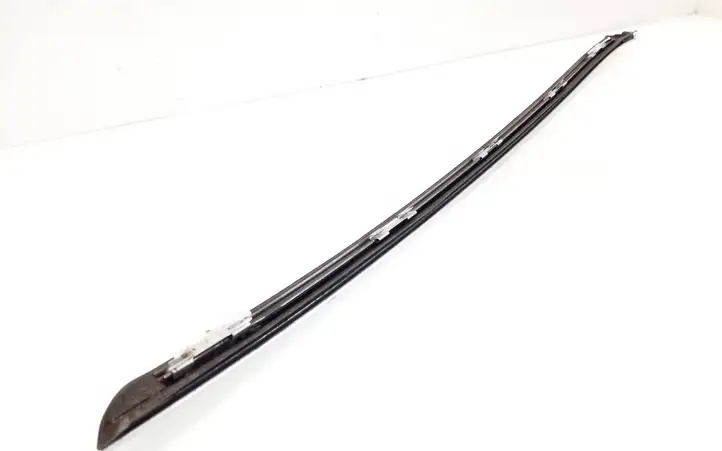 Volvo XC60 (2008 - 2013) 30784798 Накладка стоек лобового стекла — фото 3