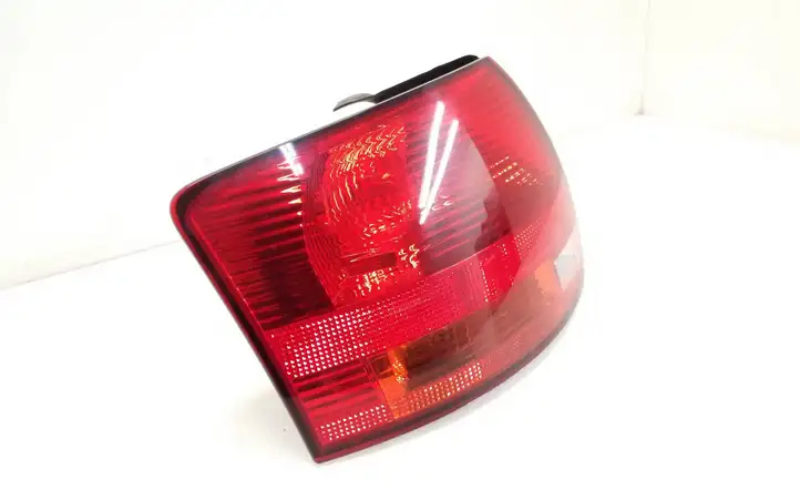 Audi A4 S4 B7 8E 8H (2004 - 2009) 8E9945095E Задний фонарь в кузове — фото 3