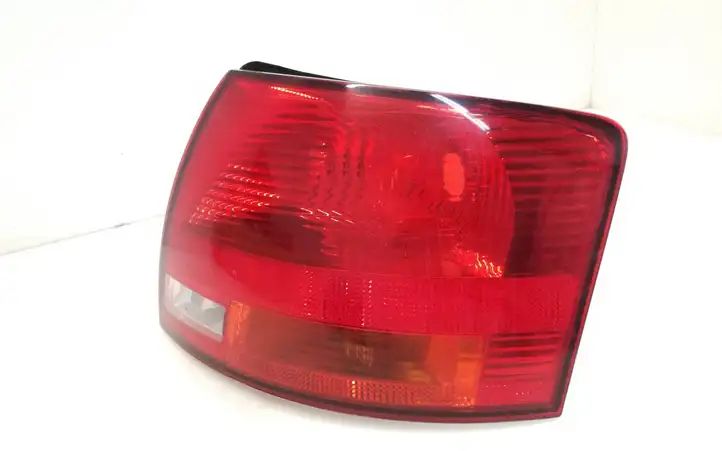 Audi A4 S4 B7 8E 8H (2004 - 2009) 8E9945096E Задний фонарь в кузове — фото 2