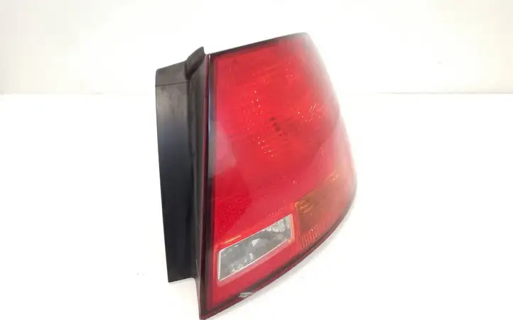 Audi A4 S4 B7 8E 8H (2004 - 2009) 8E9945096E Задний фонарь в кузове — фото 3