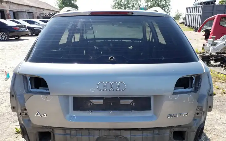 Audi A4 S4 B7 8E 8H (2004 - 2009) Крышка багажника — фото 1