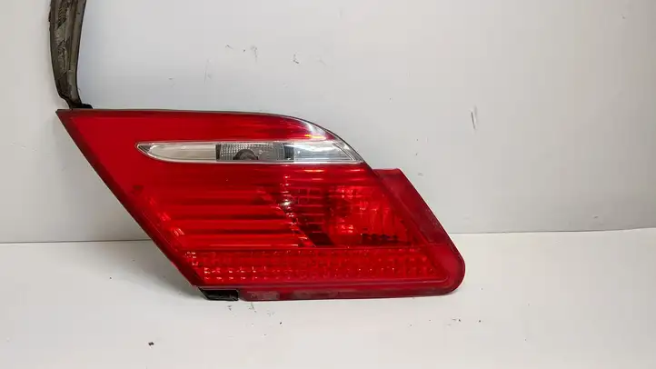 BMW 7 E65 E66 (2001 - 2008) 6938517 Задний фонарь в крышке багажника — фото 1