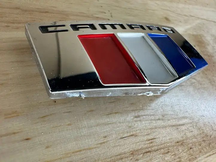 Chevrolet Camaro (2015 - 2018) 84233235 Эмблема модели на переднюю дверь — фото 4