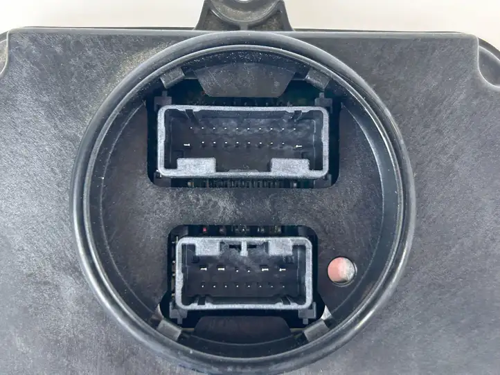 Toyota Mirai (2015 - 2020) 8990862010 Блок розжига ксенона — фото 3
