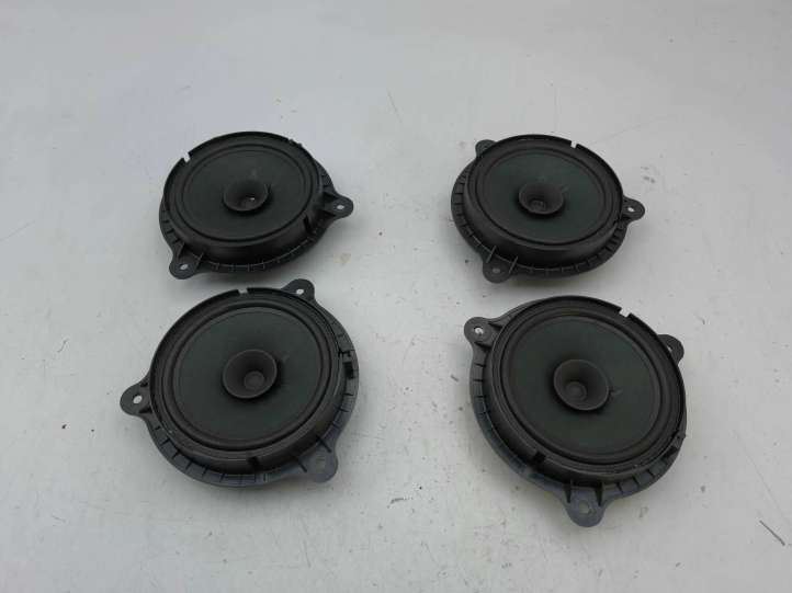 28156BR00A Nissan Qashqai Garso sistemos komplektas