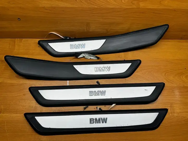 BMW 7 F01 (2008 - 2016) 51477181011 Внутренняя отделка переднего порога — фото 1