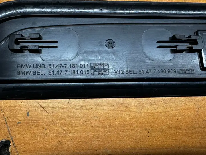 BMW 7 F01 (2008 - 2016) 51477181011 Внутренняя отделка переднего порога — фото 10