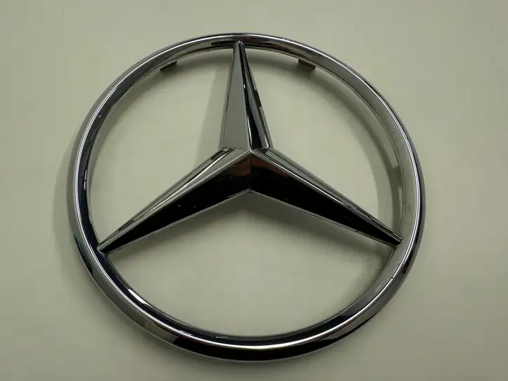 Mercedes-Benz C W205 (2014 - 2021) A0008173200 Эмблема производителя — фото 1