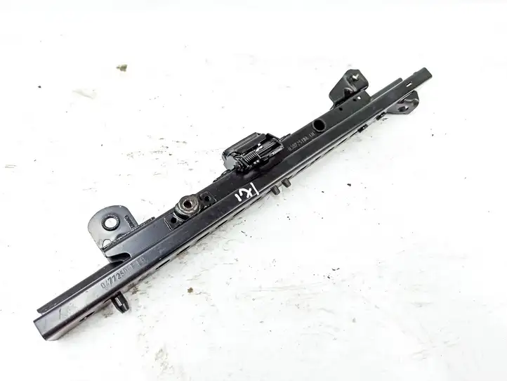 Mercedes-Benz SLK R171 (2005 - 2011) 0387251BA Отделка салазок сиденья водителя — фото 7