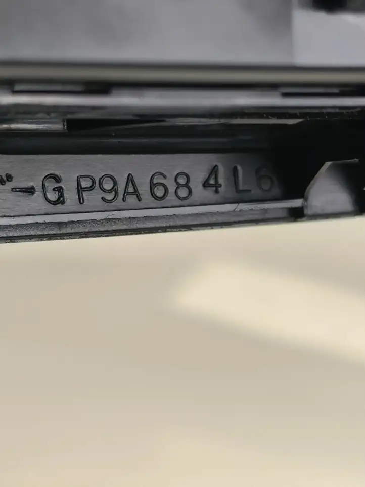 Mazda 6 (2005 - 2007) GP9A684L6 Накладка кнопки стеклоподъемника — фото 8