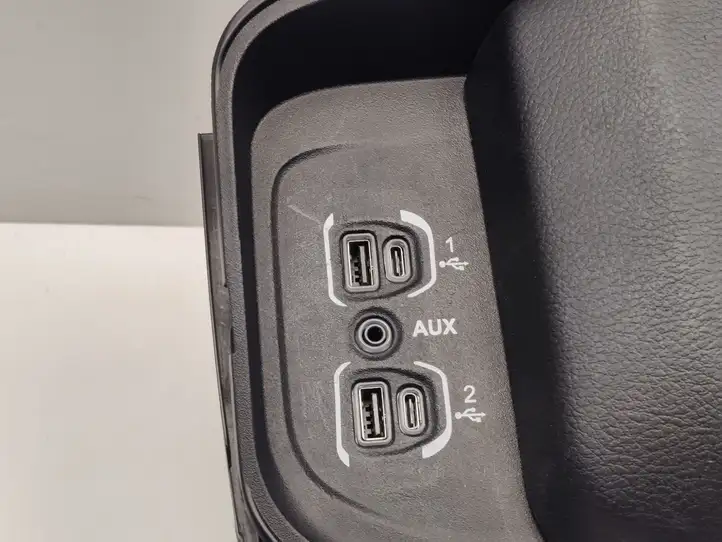Dodge Ram (2018 - ) 5YE15TX7AH Вещевой ящик — фото 6