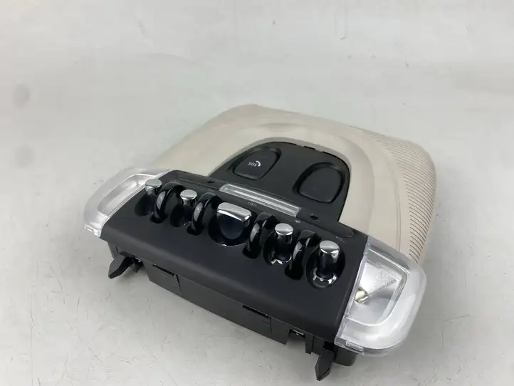 Mini Cooper Countryman F60 (2020 - 2023) 5A0F1E4 Передняя подсветка — фото 1